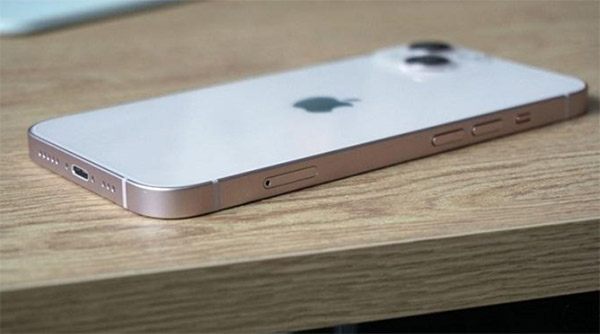 iPhone 13 có trọng lượng nặng và dày hơn một chút so với iPhone 12