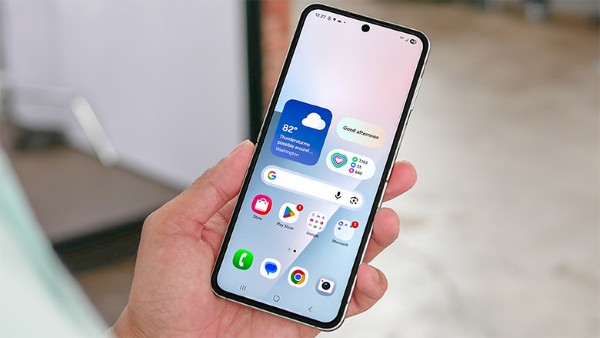 Galaxy Z Flip7 chạy trên hệ giao diện One UI 8 với điều hành Android 16 