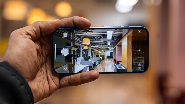 Galaxy Z Flip7 và iPhone 16 đều trang bị hệ thống camera sau kép
