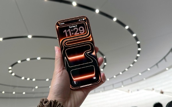 iPhone 17 Pro Max 2TB trang bị màn hình Super Retina XDR 6,9 inch