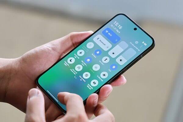 OPPO Reno 15 sử dụng tấm nền LTPO AMOLED 6.32 inch